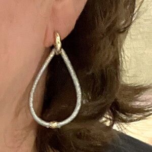 BEAUTIFUL TWO TONE DROP EARRINGS